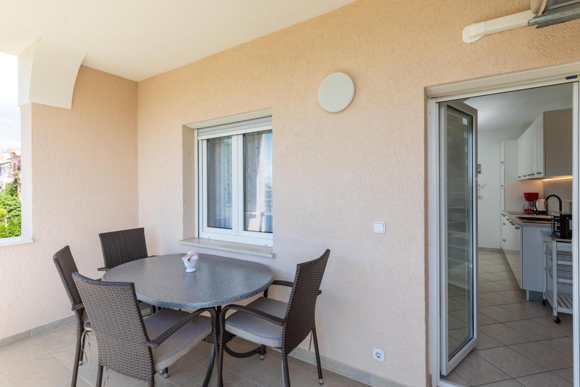 Apartments Lidija Matosevic Пореч Екстер'єр фото